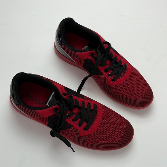 Guess Gn catchings men shoes size 10.4 black and red lace up - Picture 1 of 7